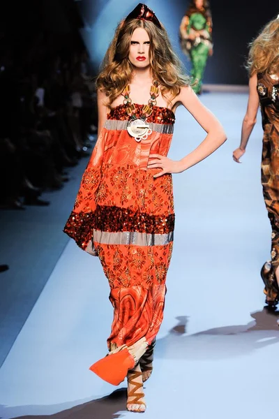 Look 24